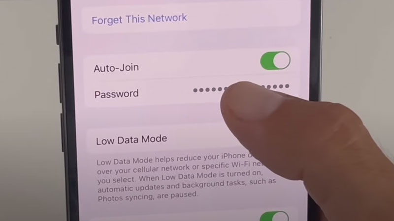 Смотрите пароли Wi-Fi на iPhone в iOS 16 и делитесь ими