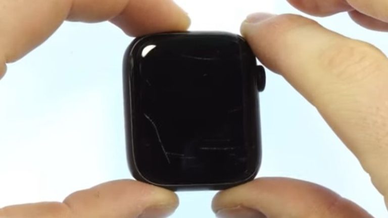 apple-watch-series-8-how-to-remove-scratches-2023